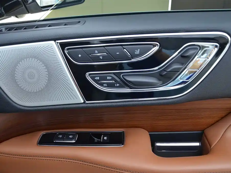 Lincoln Navigator 2021 — фото 15
