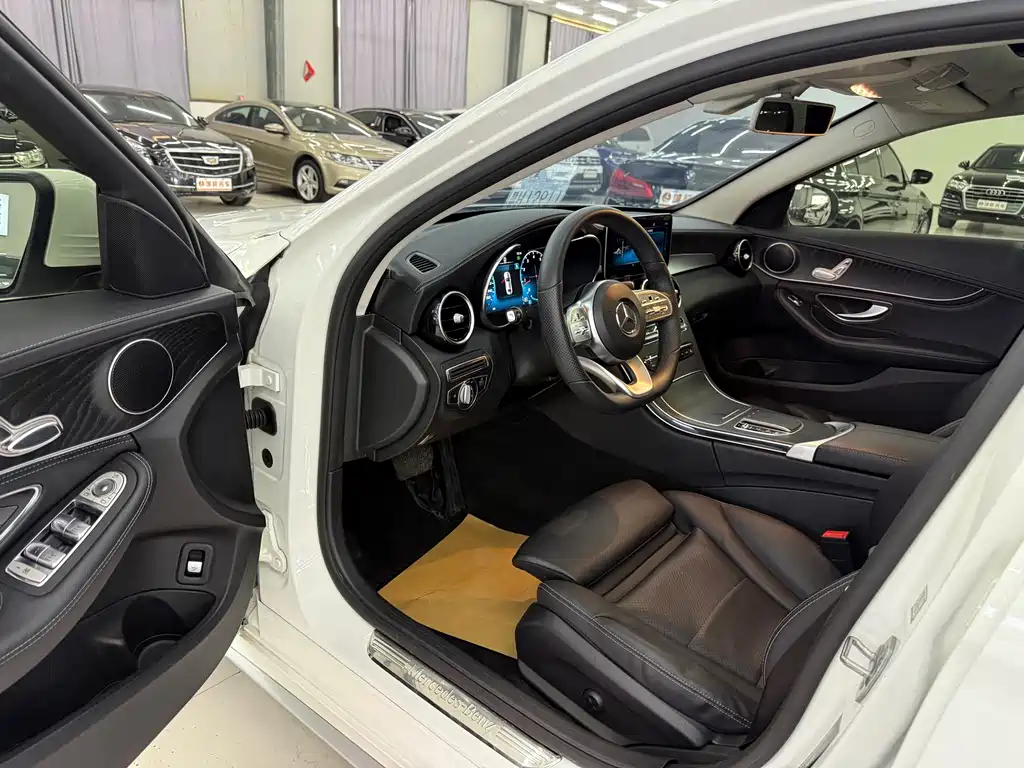 Mercedes-Benz C-Class 2020 — фото 4