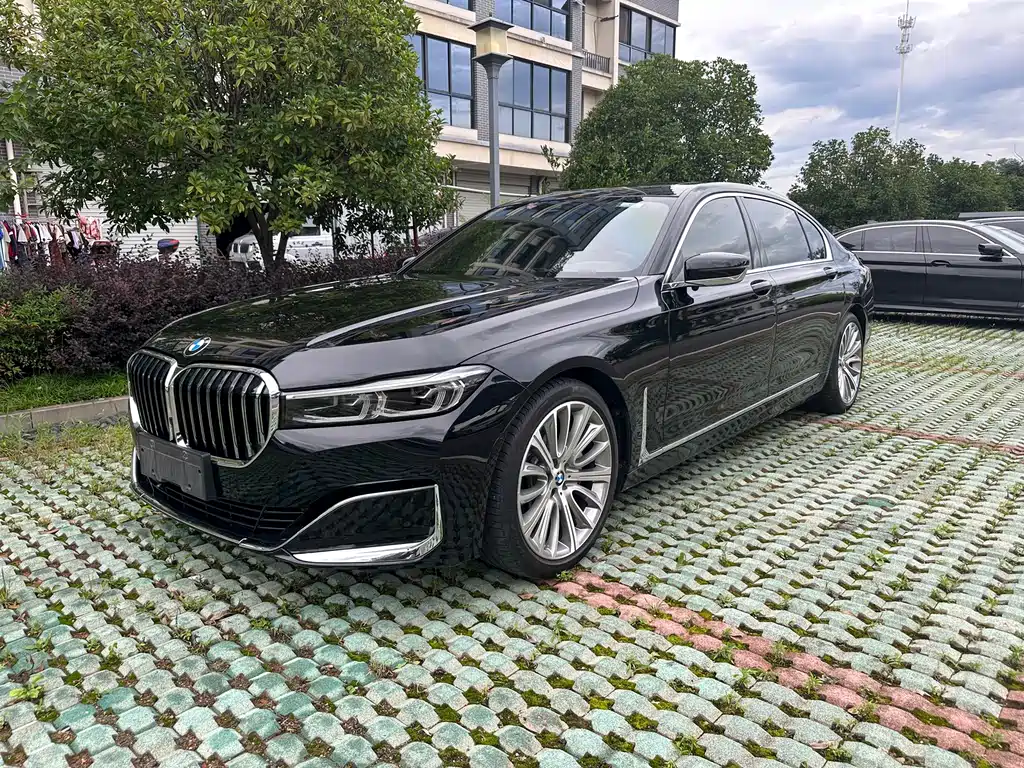 BMW 7 Series 2021 — фото 1
