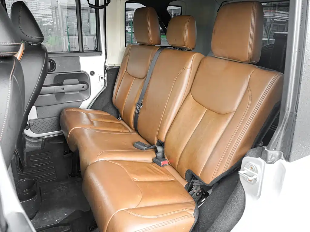 Jeep Wrangler 2008 — фото 20