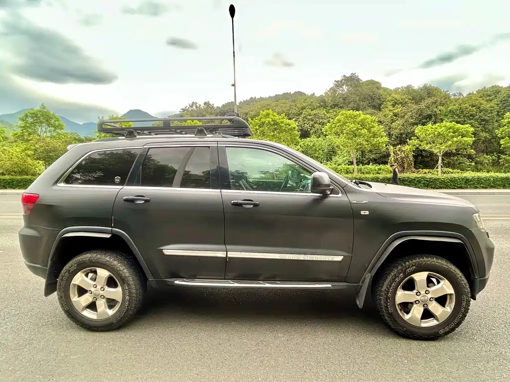 Jeep Grand Cherokee 2013 — фото 4