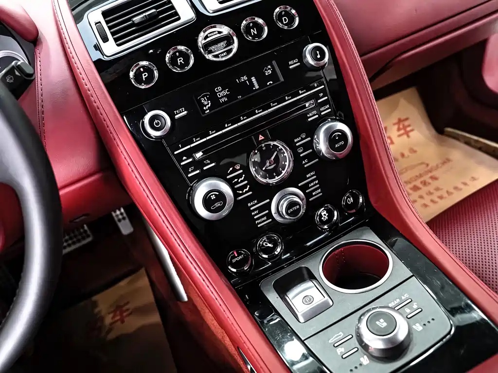 Aston Martin Rapide 2014 — фото 17