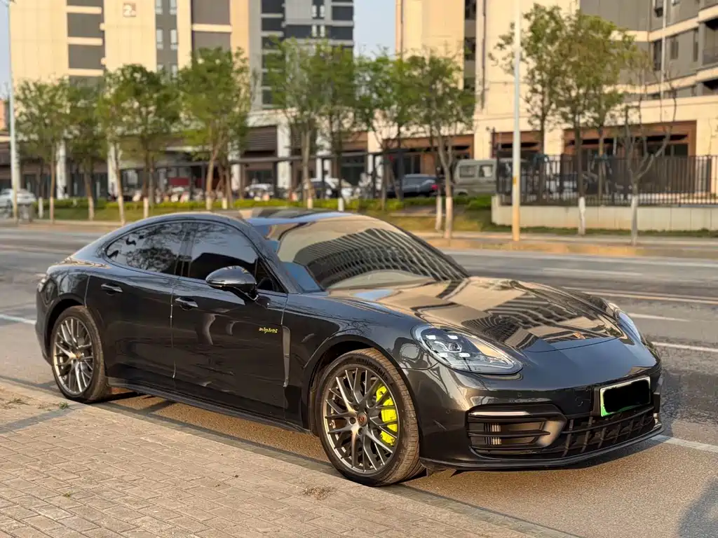 Porsche Panamera Hybrid 2023
