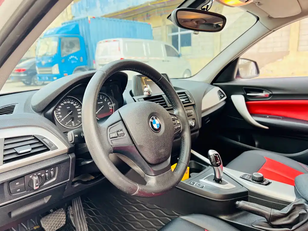 BMW 1 Series 2012 — фото 14