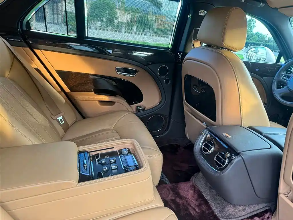 Bentley Mulsanne 2014 — фото 11