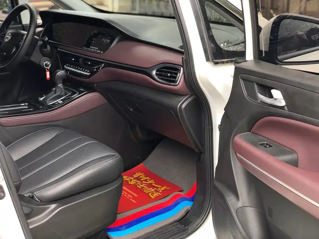 GAC Motor Trumpchi M6 2023 — фото 21