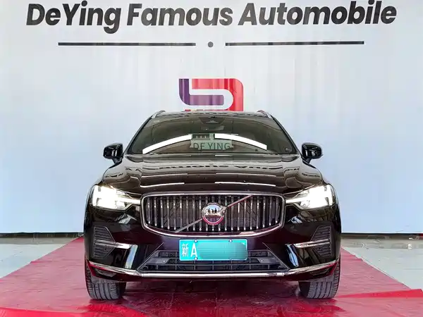 Volvo XC60 2025