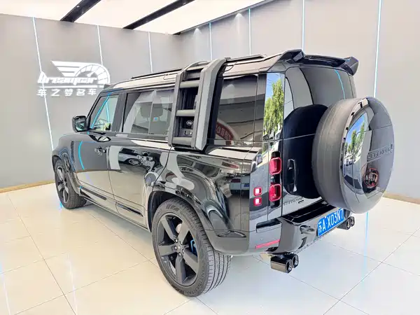 Land Rover Defender 2023