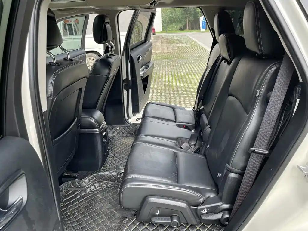 Dodge Journey 2016 — фото 9