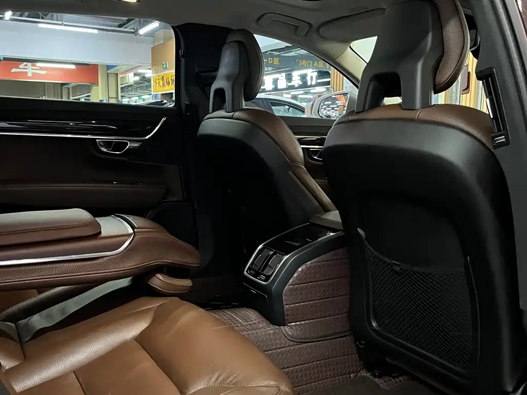 Volvo S90 2018 — фото 13