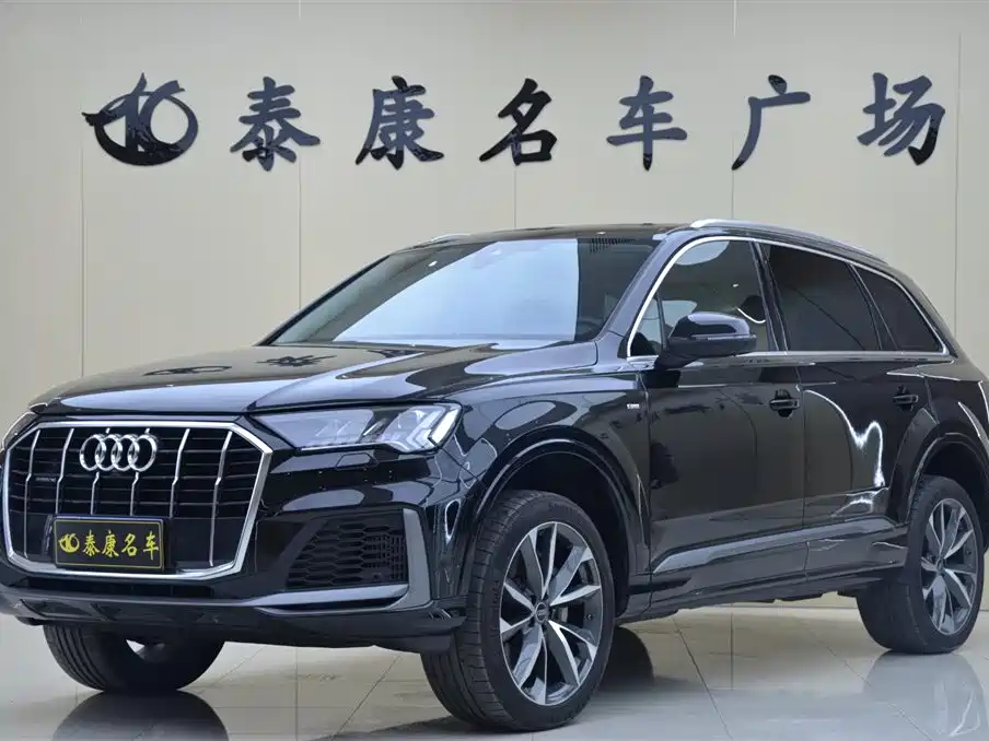 Audi Q7 2024 — фото 1