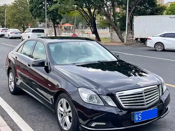 Mercedes-Benz E-Class 2010