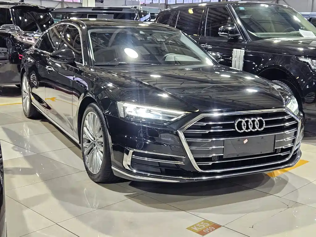 Audi A8 2022 — фото 3