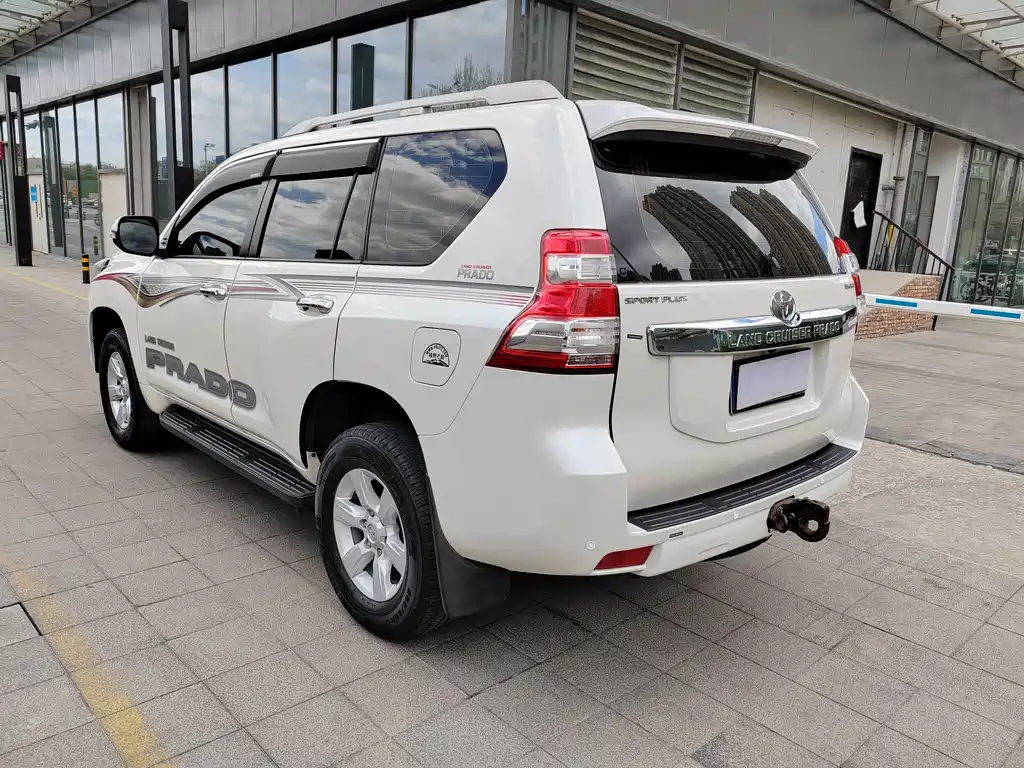 Toyota Prado 2016 — фото 11