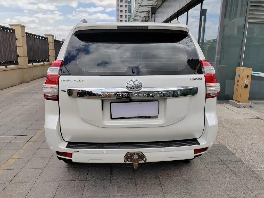Toyota Prado 2016 — фото 10