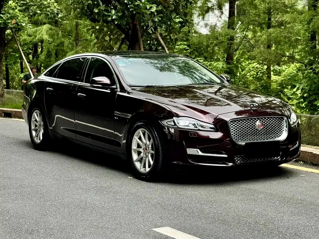Jaguar XJ 2016 — фото 3