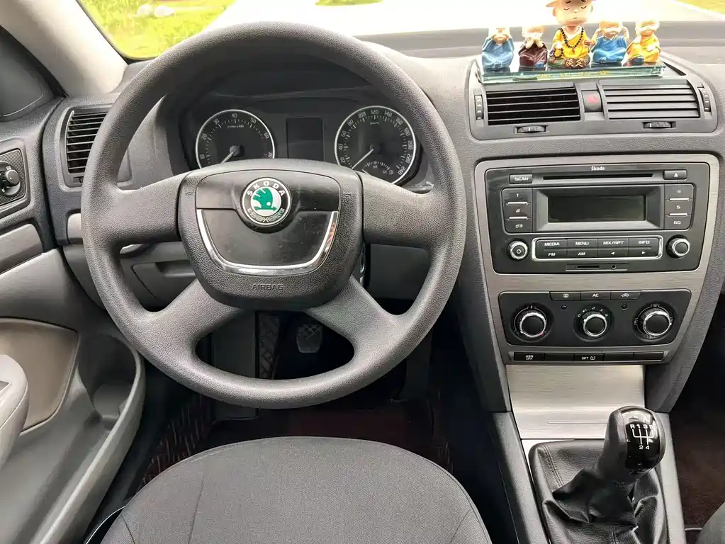 Skoda Octavia 2013 — фото 17