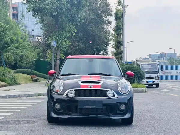 MINI Clubman 2012