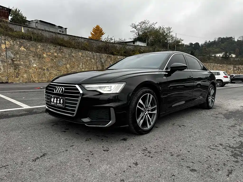 Audi A6L 2022 — фото 1