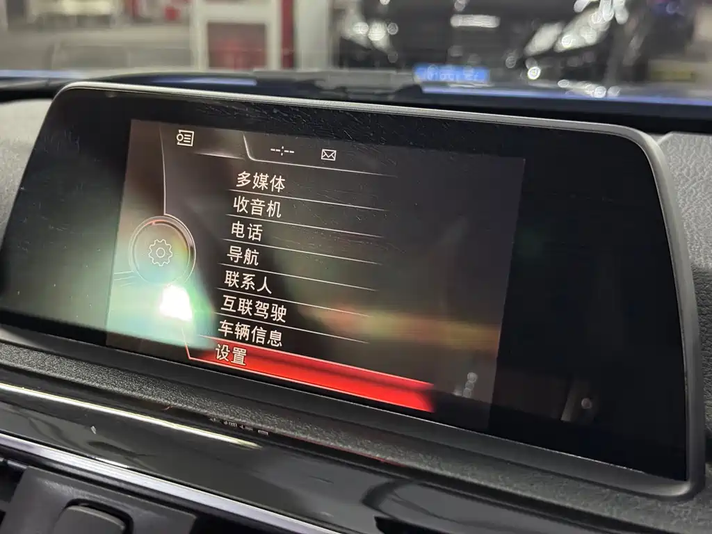 BMW 3 Series 2019 — фото 15