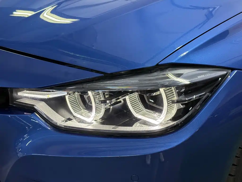 BMW 3 Series 2019 — фото 18