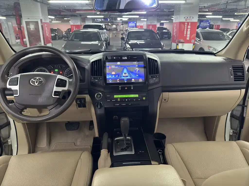 Toyota Land Cruiser 2015 — фото 8