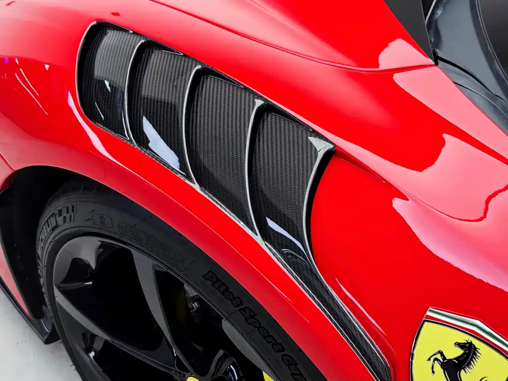 Ferrari SF90 2021 — фото 15