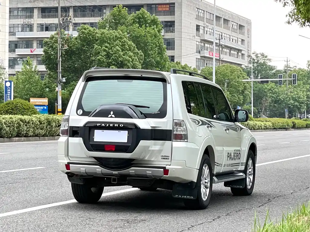 Mitsubishi Pajero 2019 — фото 4