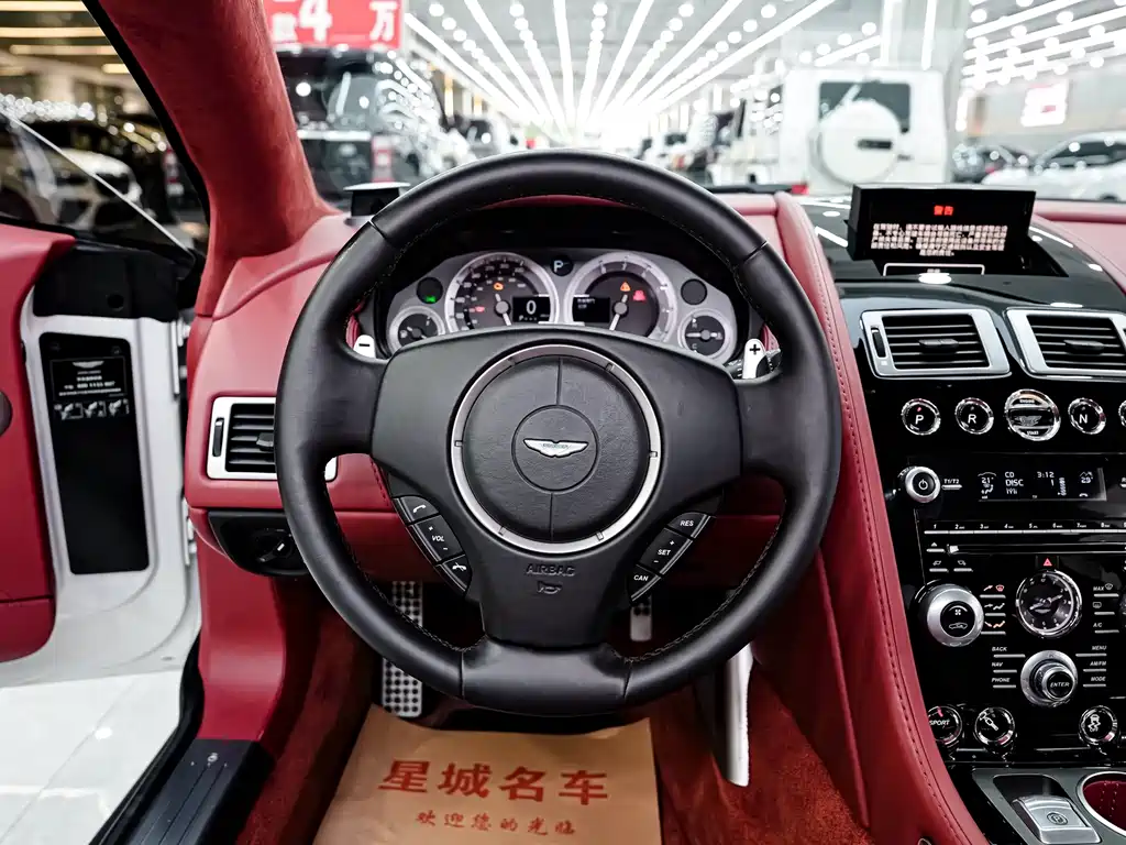 Aston Martin Rapide 2014 — фото 15