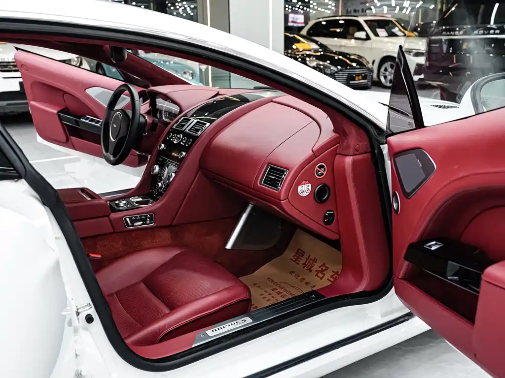 Aston Martin Rapide 2014 — фото 18