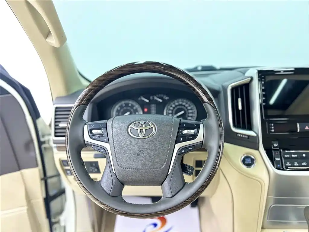 Toyota Land Cruiser 2019 — фото 6