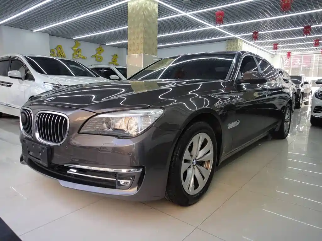 BMW 7 Series 2014 — фото 1