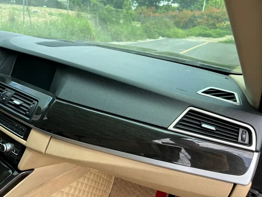 BMW 5 Series 2012 — фото 22