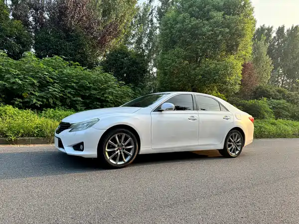 Toyota Reiz 2013