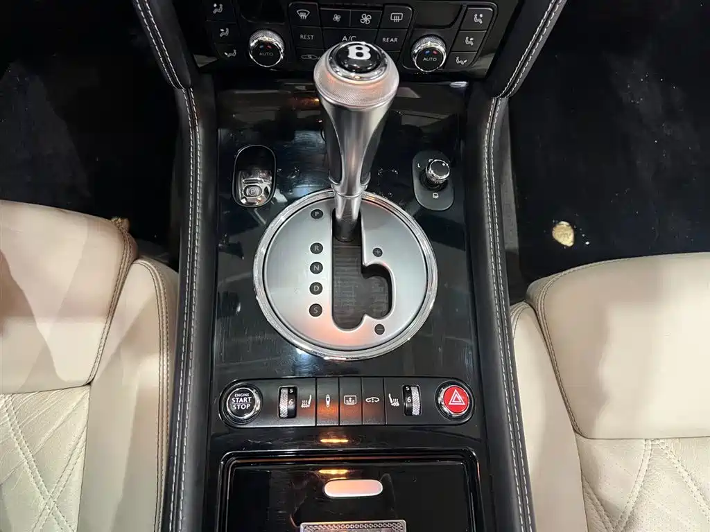 Bentley Flying Spur 2012 — фото 9