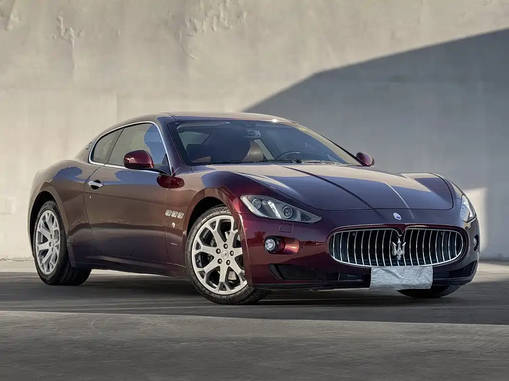 Maserati GranTurismo 2018 — фото 3