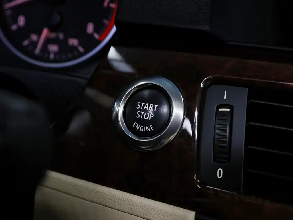 BMW 3 Series 2008 — фото 20