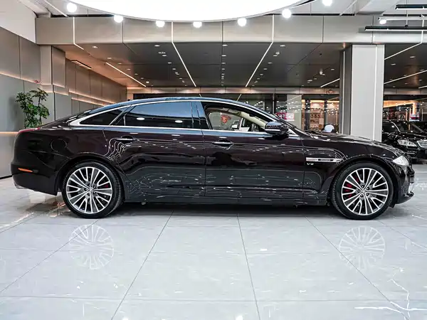 Jaguar XJ 2013