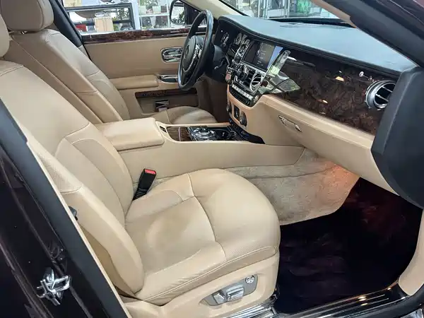 Rolls-Royce Ghost 2010