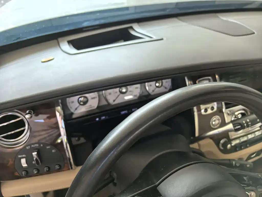 Rolls-Royce Ghost 2012 — фото 14