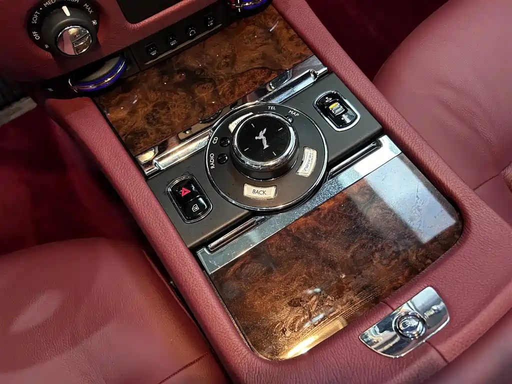 Rolls-Royce Ghost 2014 — фото 14