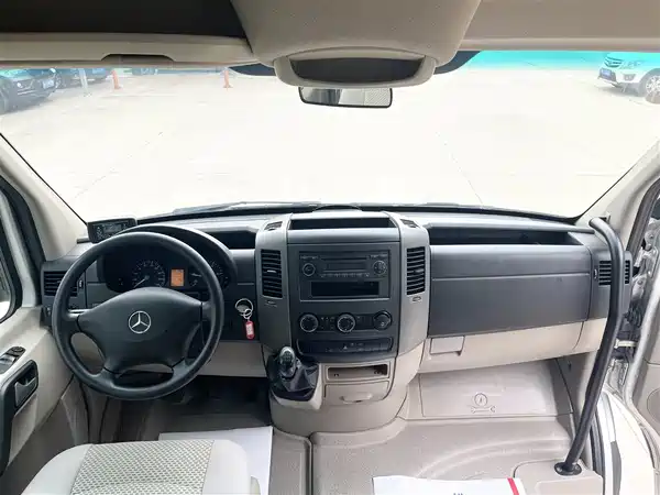 Mercedes-Benz Sprinter 2012