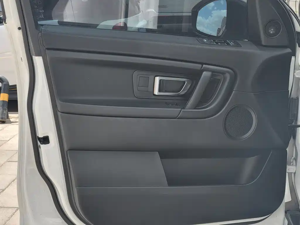 Land Rover Discovery Sport 2016 — фото 13