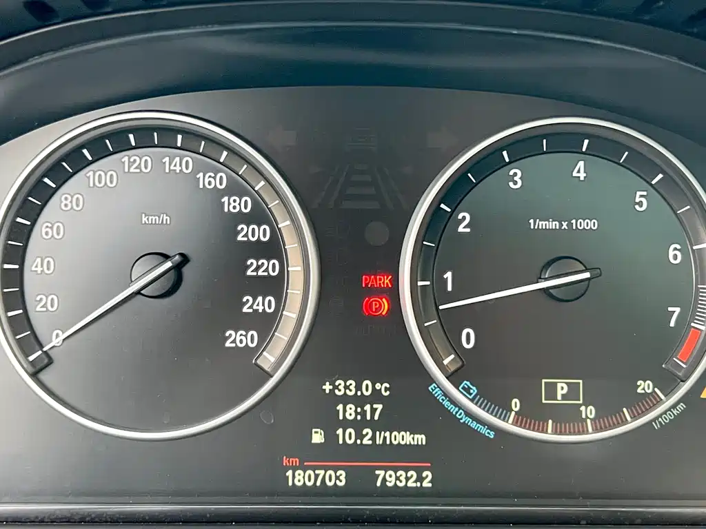 BMW 5 Series 2012 — фото 28
