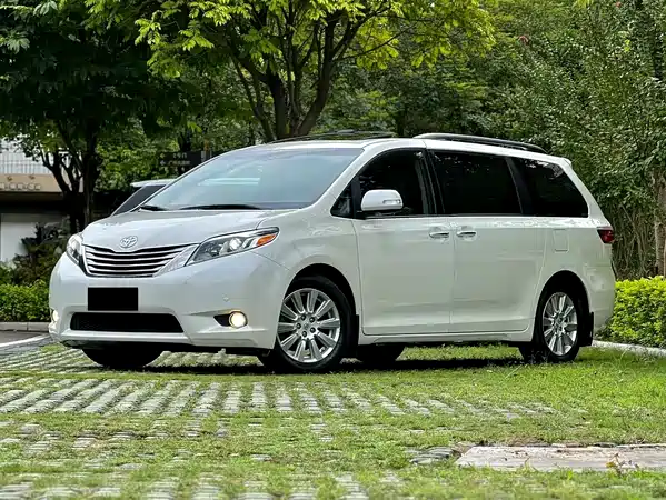 Toyota Sienna 2015