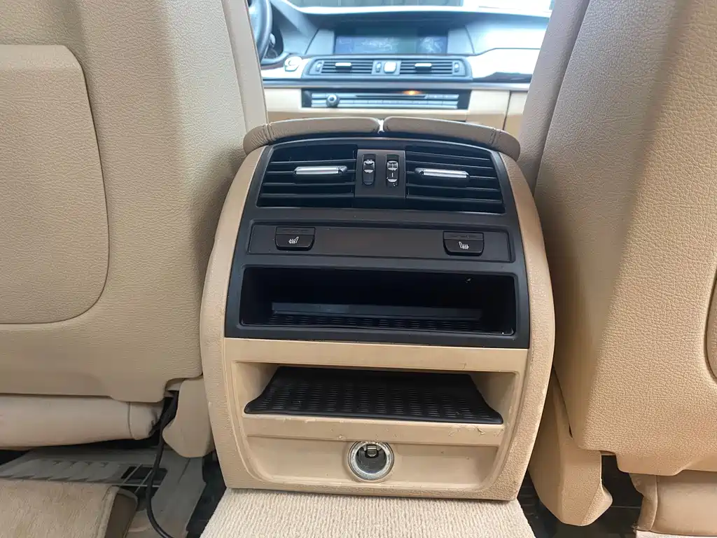 BMW 5 Series 2013 — фото 21