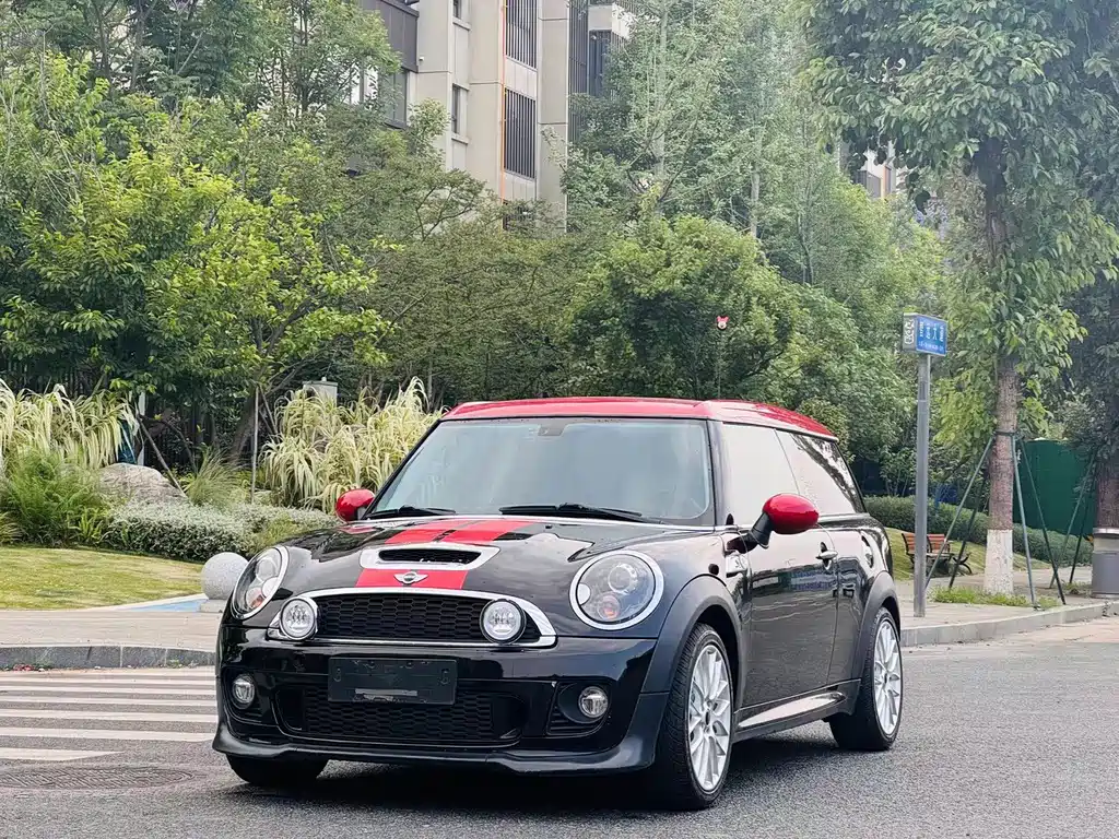 MINI Clubman 2012