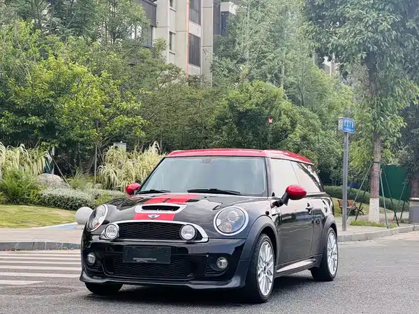 MINI Clubman 2012