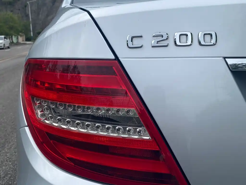 Mercedes-Benz C-Class 2011 — фото 16