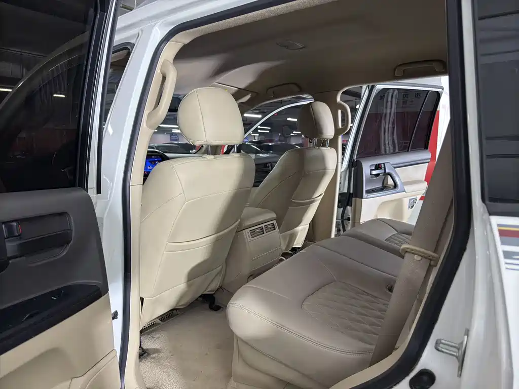 Toyota Land Cruiser 2015 — фото 13